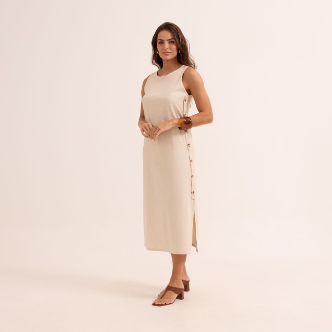 Vestido Reto em Linho com Botões e Fendas Laterais