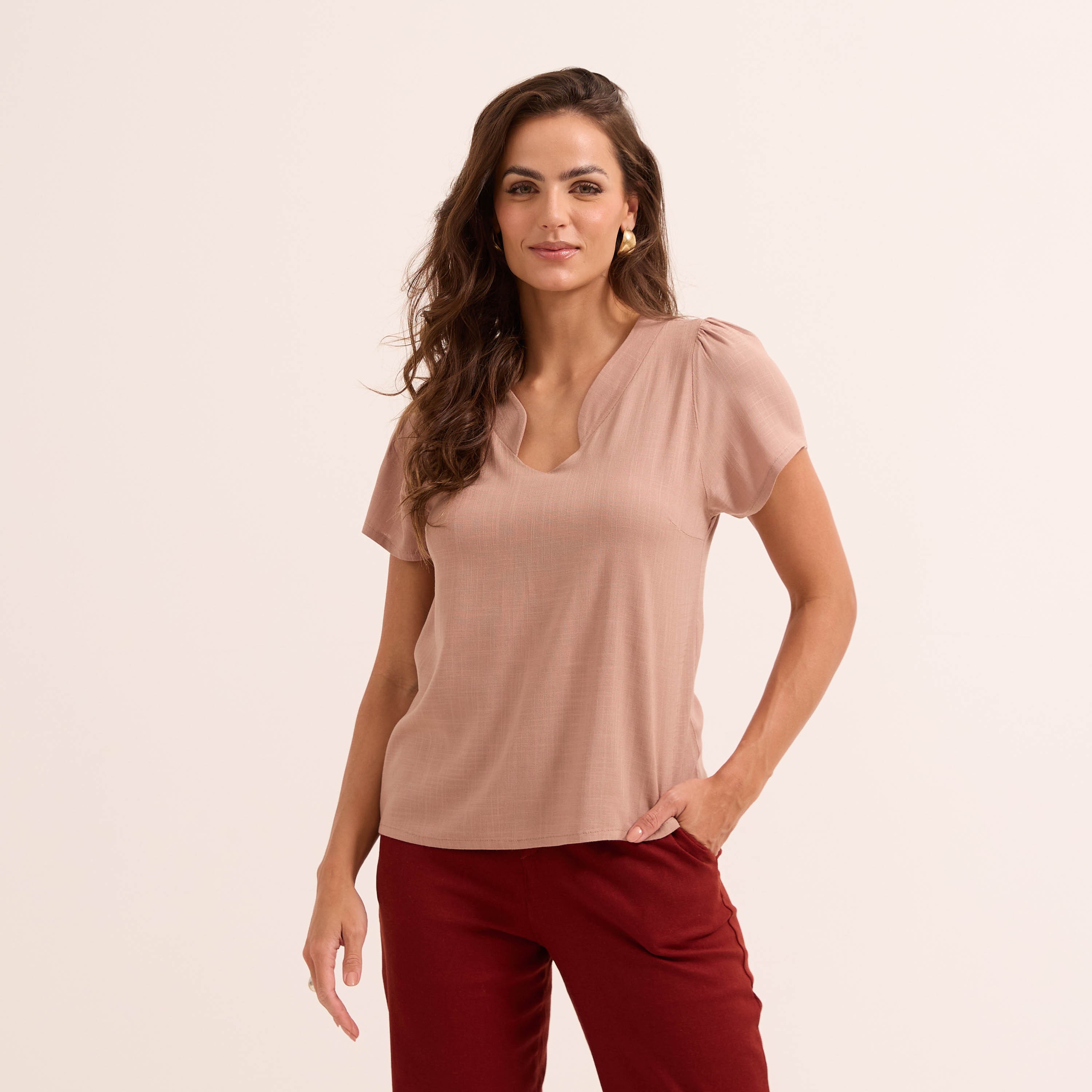 Blusa Slub com Elastano Manga Curta e Pala no Decote