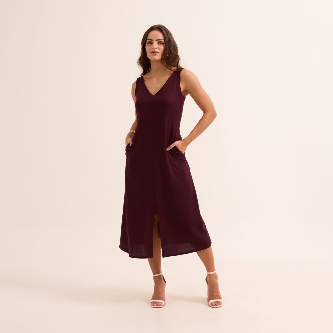 Vestido Midi em Linho com Elastano Decote V Alça Larga