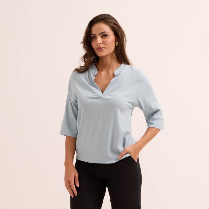 Blusa Feminina Slub com Galão Manga 3/4 Gola Padre